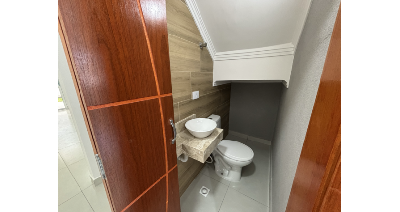 Belo Sobrado novo à venda no Bairro do Jardim Líbano na Rua Professor Araújo Coelho 393