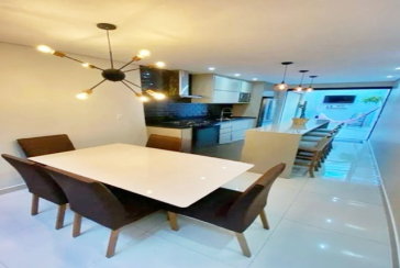 Belo Sobrado à venda no Bairro da Vila Mangalot na Rua Rubens de Souza Araújo