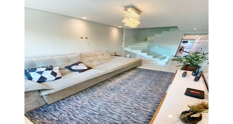 Belo Sobrado à venda no Bairro da Vila Mangalot na Rua Rubens de Souza Araújo