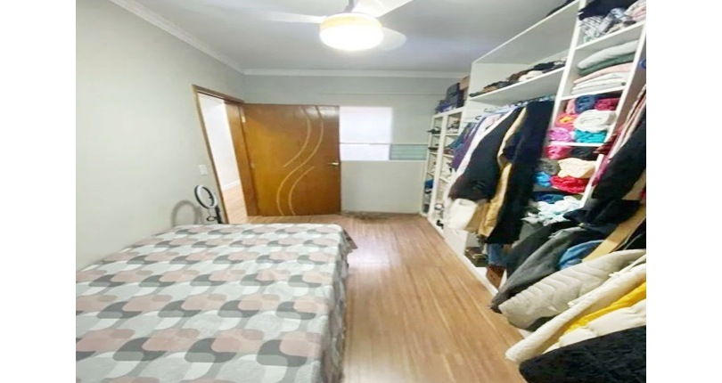 Belo Sobrado à venda no Bairro da Vila Mangalot na Rua Rubens de Souza Araújo