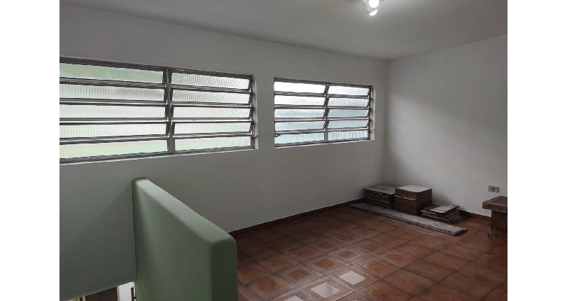 Belo Sobrado à venda no Bairro do Piqueri na Rua Maria Helena