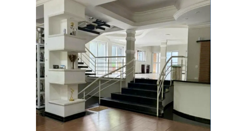 Belo Sobrado à venda no Bairro do City América na Rua Icádio,