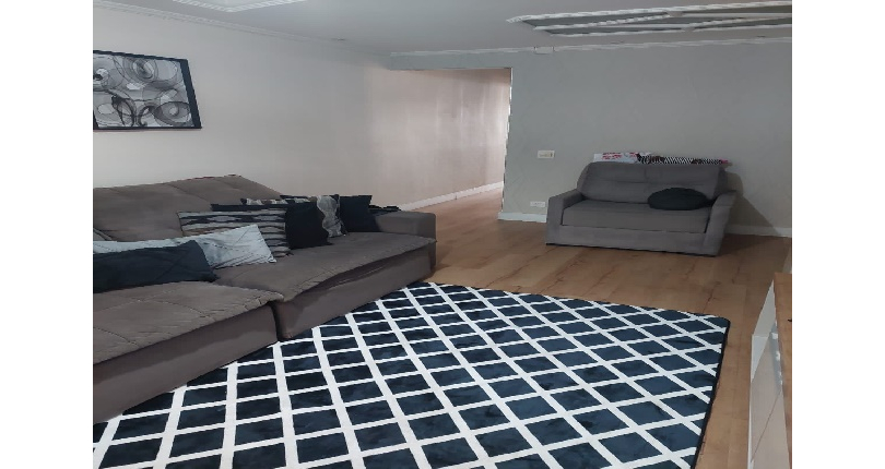 Belo Sobrado à venda no Bairro da Vila Mangalot na Rua José Ataliba Ortiz