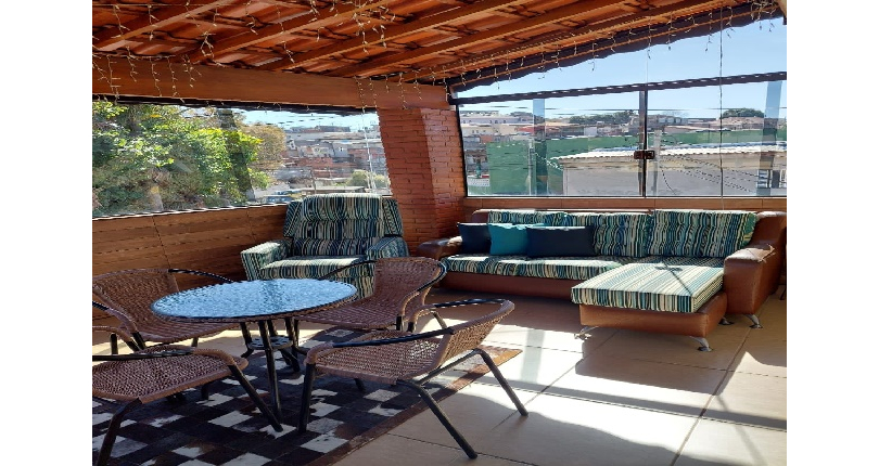 Belo Sobrado à venda no Bairro da Vila Mangalot na Rua José Ataliba Ortiz