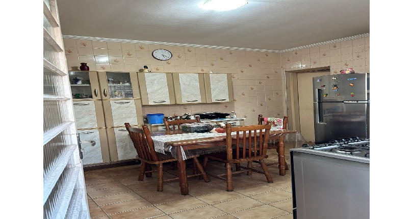 Belo Sobrado à venda no Bairro da Vila Mangalot na Rua José Ataliba Ortiz