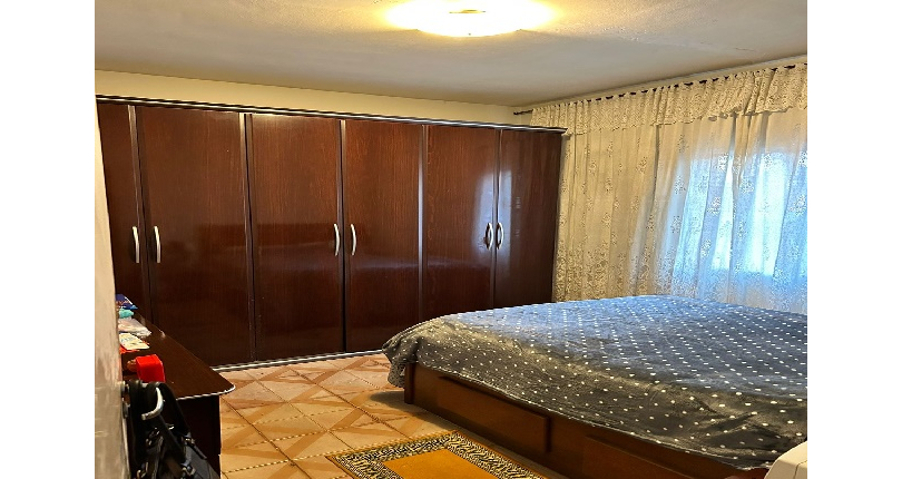 Belo Sobrado à venda no Bairro da Vila Mangalot na Rua José Ataliba Ortiz