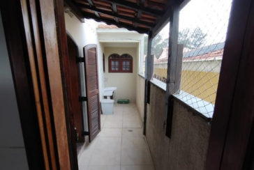 Belo Sobrado à venda no Bairro do Parque São Domingos na Rua Doutor Odon Carlos de Figueiredo Ferraz