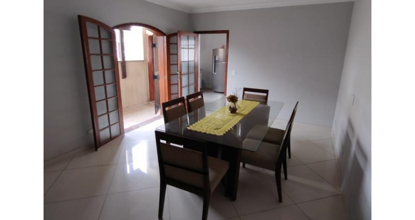 Belo Sobrado à venda no Bairro do Parque São Domingos na Rua Doutor Odon Carlos de Figueiredo Ferraz