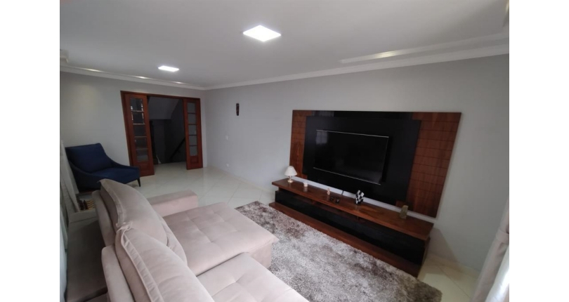 Belo Sobrado à venda no Bairro do Parque São Domingos na Rua Doutor Odon Carlos de Figueiredo Ferraz