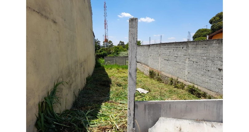 Terreno à venda no Bairro de Laranjeiras na Rua Alcides Banhe