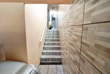 Casa assobradada à venda em Osasco no Bairro da Ayrosa na Rua Irapuru