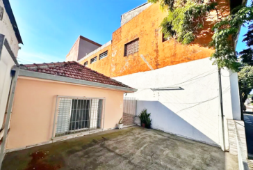 Casa assobradada à venda em Osasco no Bairro da Ayrosa na Rua Irapuru