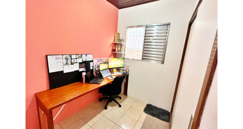 Casa assobradada à venda em Osasco no Bairro da Ayrosa na Rua Irapuru