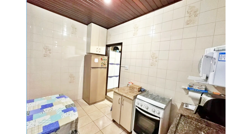 Casa assobradada à venda em Osasco no Bairro da Ayrosa na Rua Irapuru