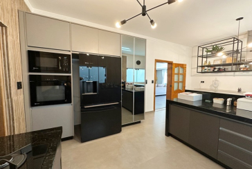 Belo Sobrado à venda no Bairro do City América na Rua Dardano