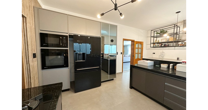 Belo Sobrado à venda no Bairro do City América na Rua Dardano