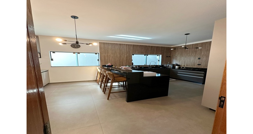 Belo Sobrado à venda no Bairro do City América na Rua Dardano