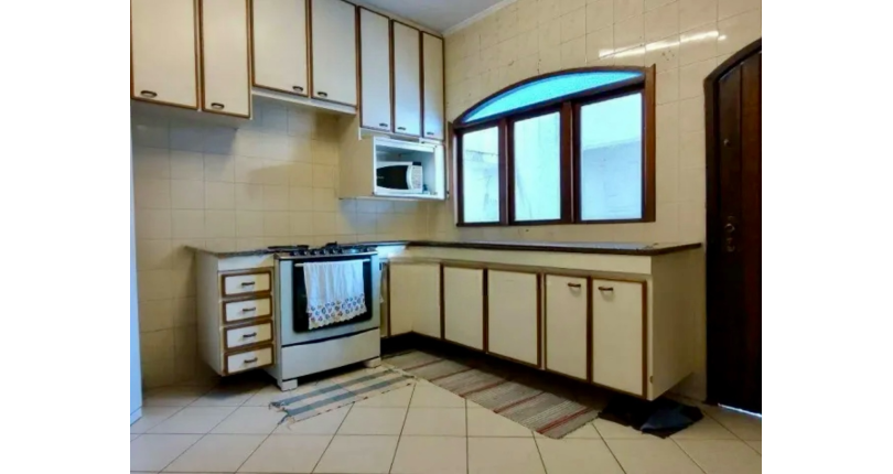 Sobrado à venda no Bairro do City América na Rua Caronte