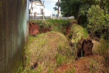 Terreno à venda no Bairro do Conjunto Habitacional Turística na Rua André Valli,