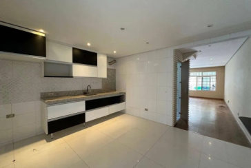  Belo Sobrado à venda no Bairro do Parque São Domingos na Rua Aristides Malheiros