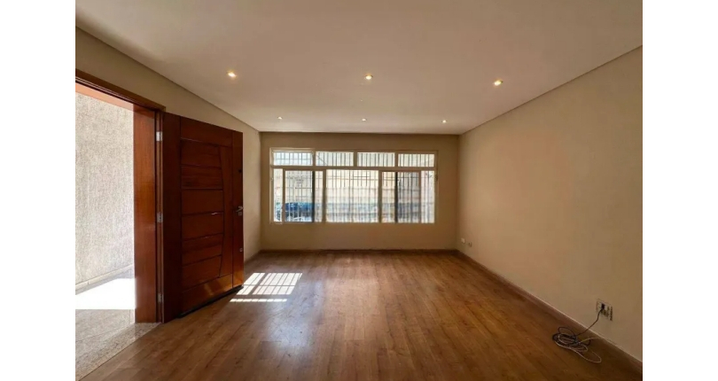  Belo Sobrado à venda no Bairro do Parque São Domingos na Rua Aristides Malheiros