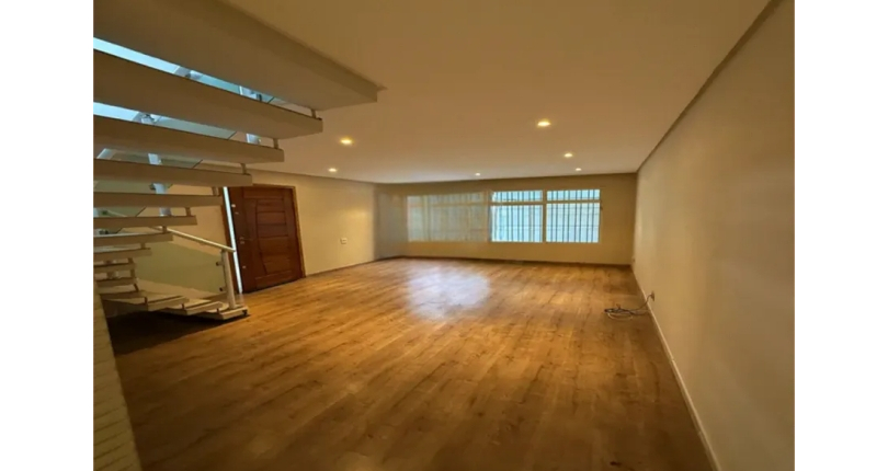  Belo Sobrado à venda no Bairro do Parque São Domingos na Rua Aristides Malheiros