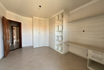 Lindo Sobrado à venda no Bairro do Parque São Domingos na Rua José Fernandes Lobo