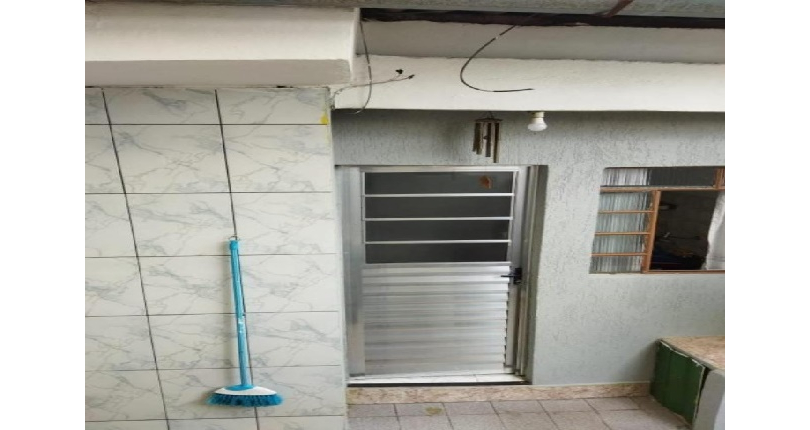 Oportunidade Sobrado à venda no Bairro da Ayrosa na Rua Tico-Tico