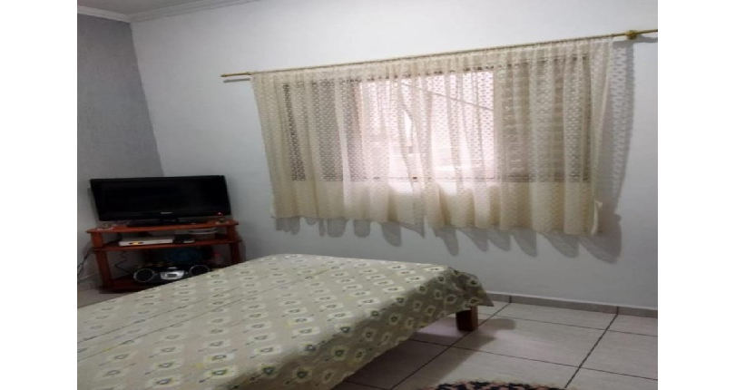 Oportunidade Sobrado à venda no Bairro da Ayrosa na Rua Tico-Tico