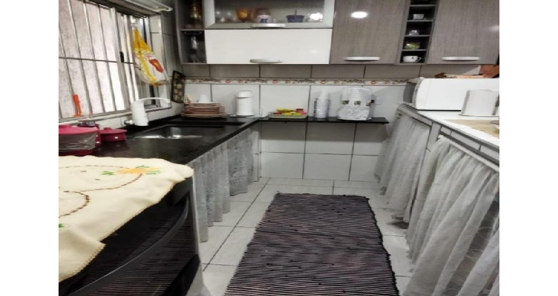 Oportunidade Sobrado à venda no Bairro da Ayrosa na Rua Tico-Tico