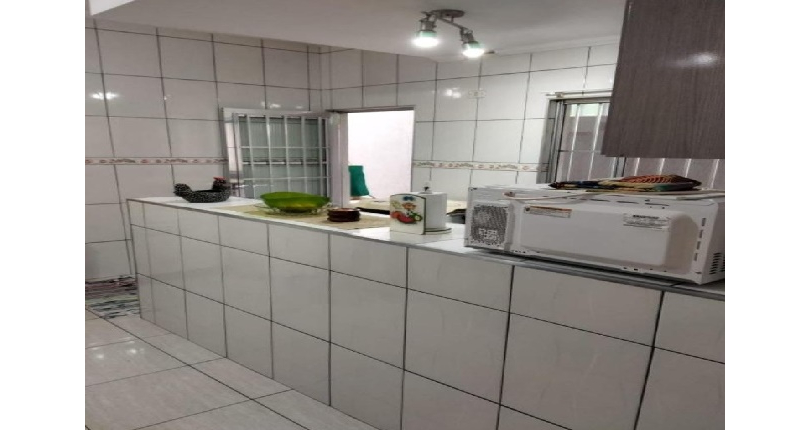 Oportunidade Sobrado à venda no Bairro da Ayrosa na Rua Tico-Tico