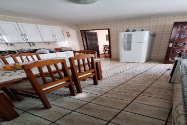 Boa Casa Assobradada à venda no Bairro do Jaraguá na Rua Joaquim José de Lima,