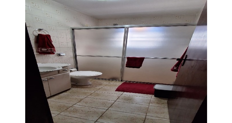 Boa Casa Assobradada à venda no Bairro do Jaraguá na Rua Joaquim José de Lima,