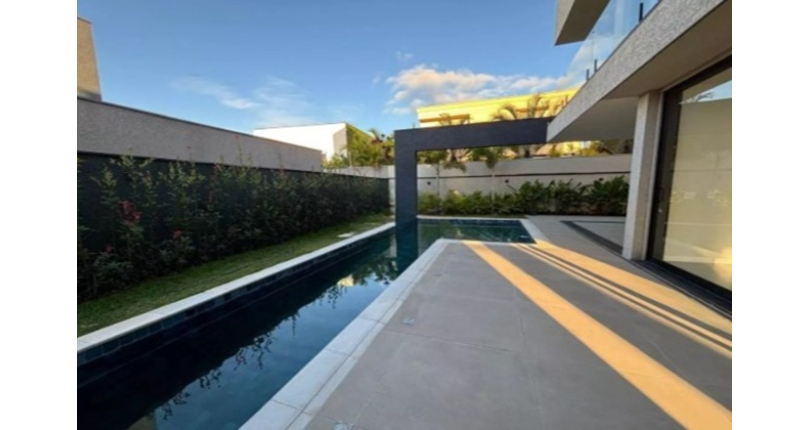 Belo Sobrado à venda em Votorantim no Bairro Alphaville Nova Esplanada 3 na Alameda Quebec