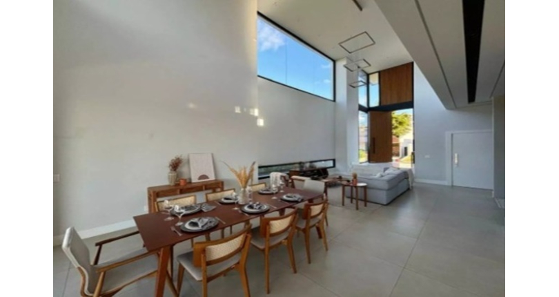 Belo Sobrado à venda em Votorantim no Bairro do Alphaville Nova Esplanada 4 na Rua Pisa