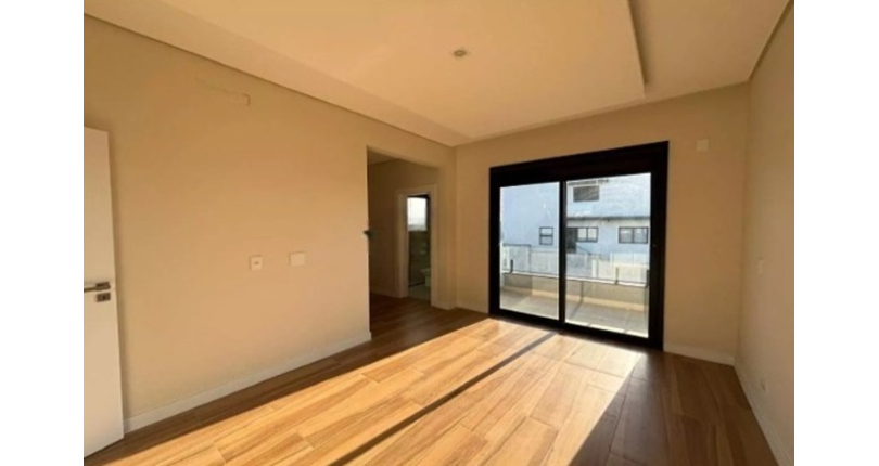 Belo Sobrado à venda em Votorantim no Bairro do Alphaville Nova Esplanada 4 na Rua Pisa