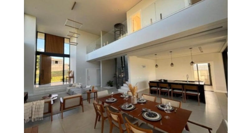 Belo Sobrado à venda em Votorantim no Bairro do Alphaville Nova Esplanada 4 na Rua Pisa