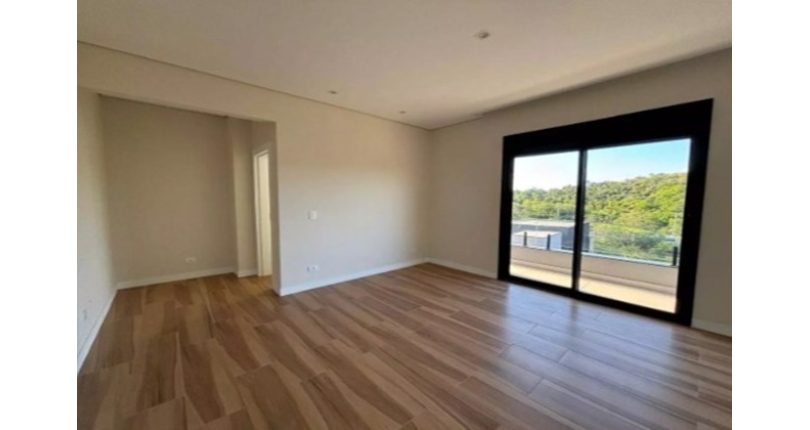 Belo Sobrado à venda em Votorantim no Bairro do Alphaville Nova Esplanada 4 na Rua Pisa