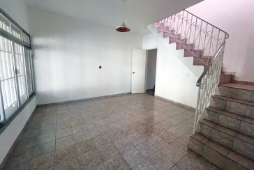 Sobrado à venda no Bairro do Jardim Santo Elias na Rua Domingos Sérgio dos Anjos