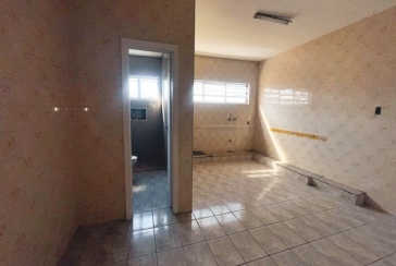 Sobrado à venda no Bairro do Jardim Santo Elias na Rua Domingos Sérgio dos Anjos