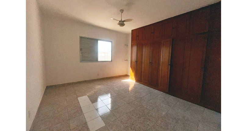 Sobrado à venda no Bairro do Jardim Santo Elias na Rua Domingos Sérgio dos Anjos