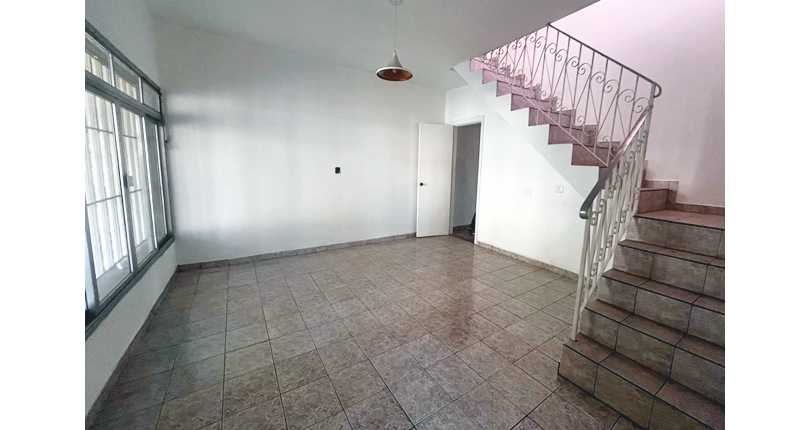 Sobrado à venda no Bairro do Jardim Santo Elias na Rua Domingos Sérgio dos Anjos