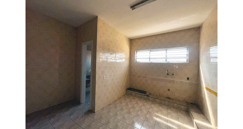 Sobrado à venda no Bairro do Jardim Santo Elias na Rua Domingos Sérgio dos Anjos