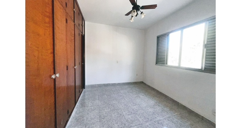 Sobrado à venda no Bairro do Jardim Santo Elias na Rua Domingos Sérgio dos Anjos