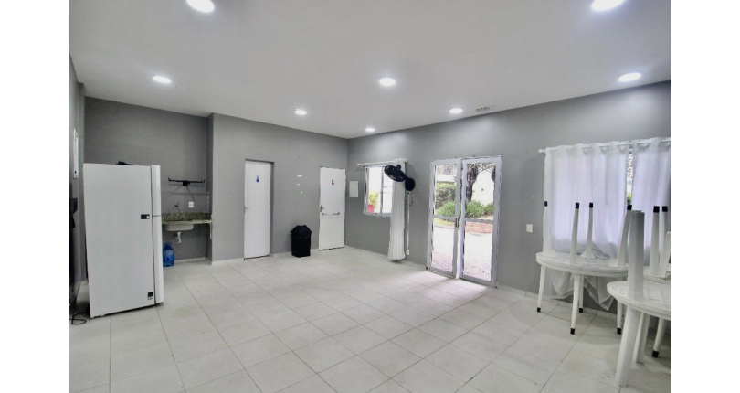  Apartamento à venda no Parque Maria Domitila na Rua Willis Roberto Banks 525