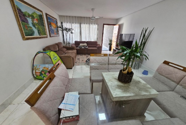 Belo Sobrado à venda no Bairro do  Jardim Marisa na Rua Avelino Ginjo