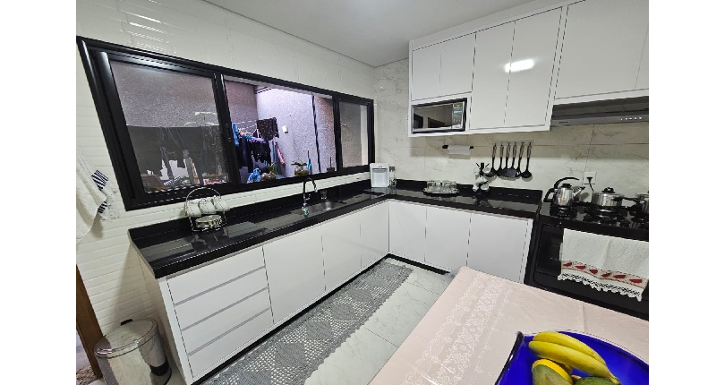 Belo Sobrado à venda no Bairro do  Jardim Marisa na Rua Avelino Ginjo