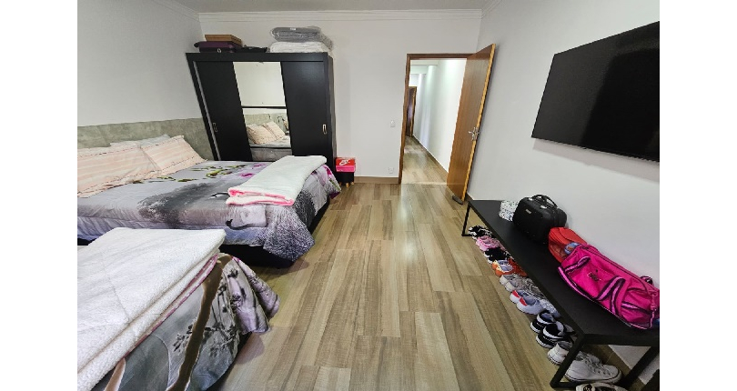 Belo Sobrado à venda no Bairro do  Jardim Marisa na Rua Avelino Ginjo