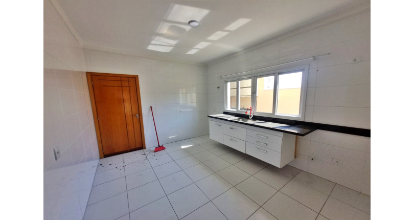  Belo Sobrado à venda no Bairro da Vila Barreto na Rua José Albano