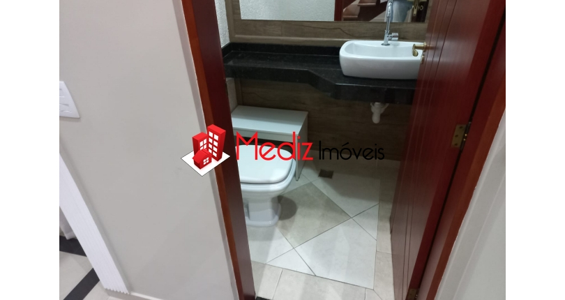 Bela Casa assobradada à venda no Bairro do Jardim Cidade Pirituba na Rua Pináceas